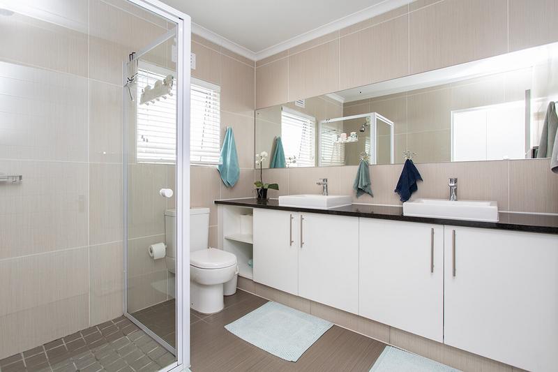 3 Bedroom Property for Sale in Sunningdale Western Cape